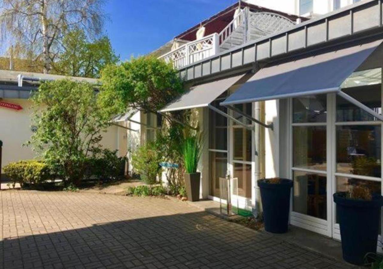 Hotel Zur Traube Kuhlungsborn Bagian luar foto
