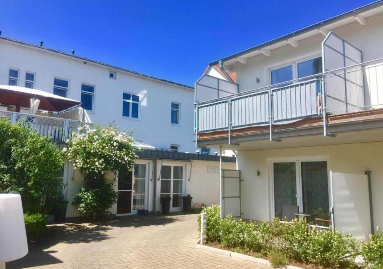Hotel Zur Traube Kuhlungsborn Bagian luar foto