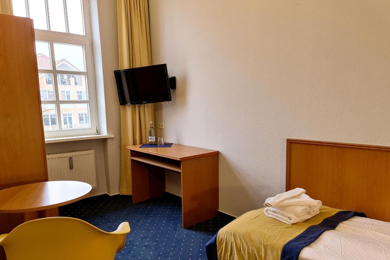 Hotel Zur Traube Kuhlungsborn Bagian luar foto