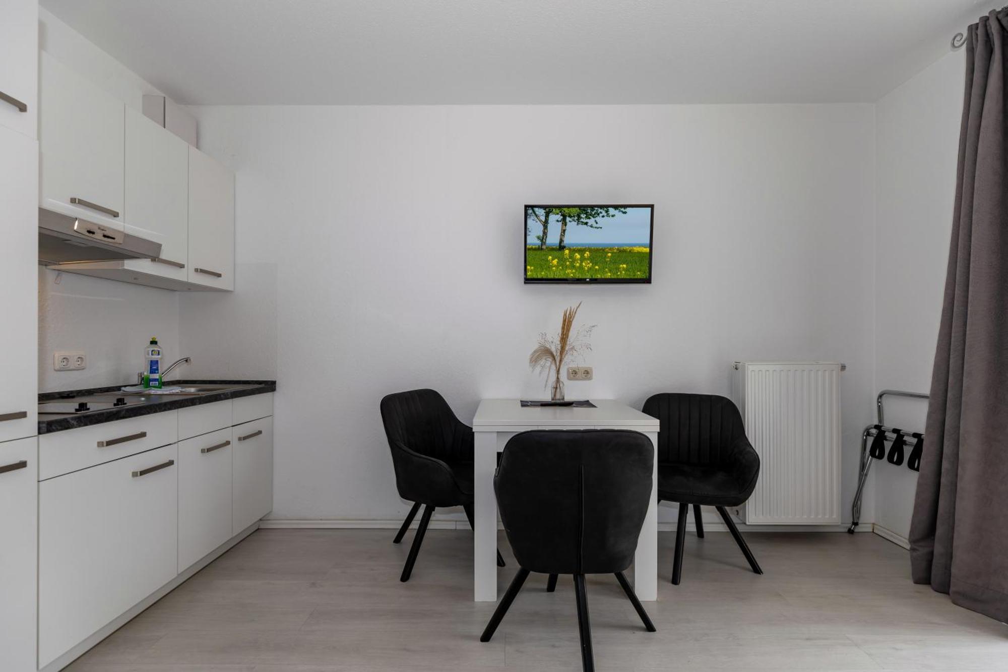 Hotel Zur Traube Kuhlungsborn Bagian luar foto