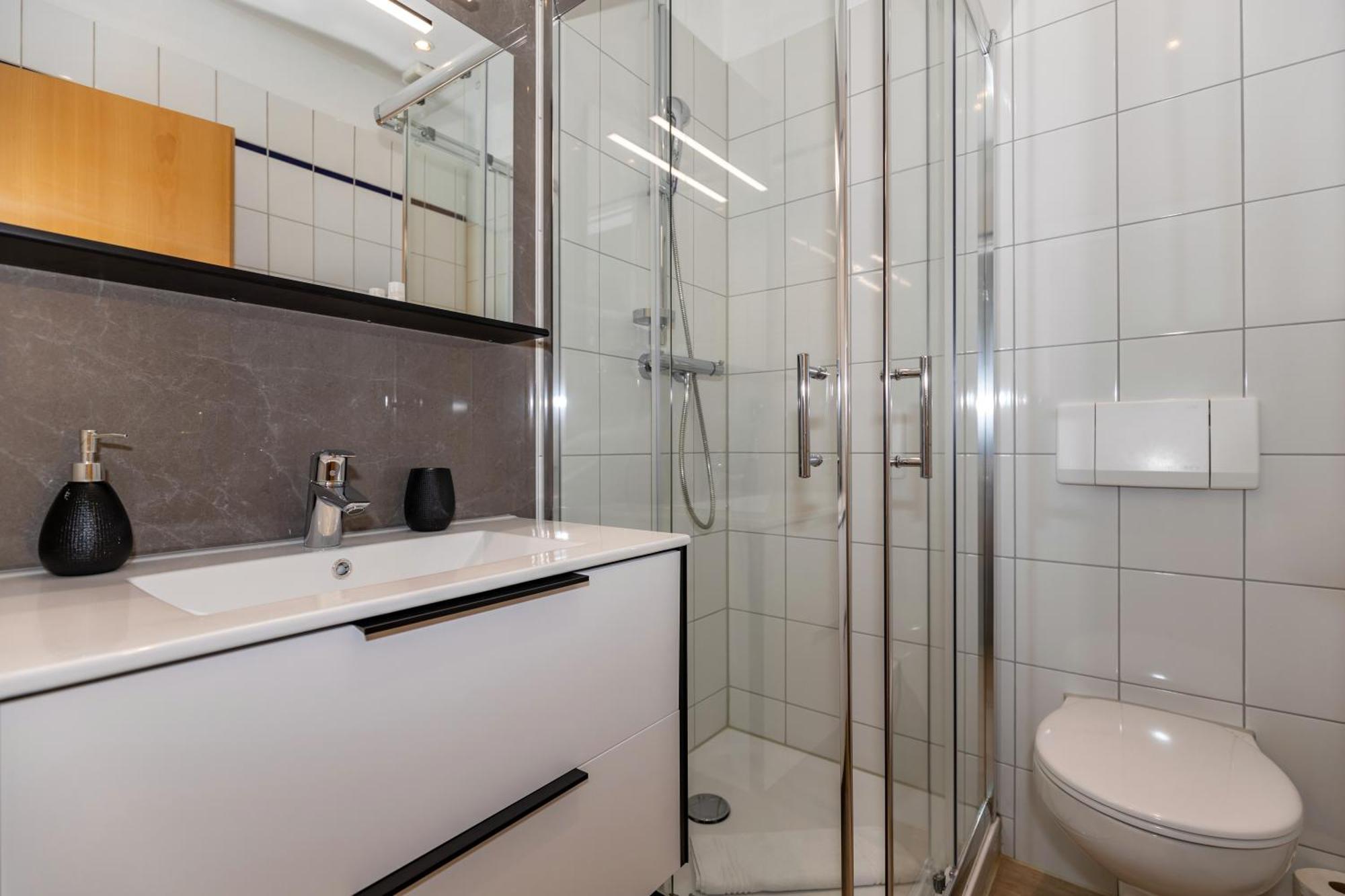 Hotel Zur Traube Kuhlungsborn Bagian luar foto
